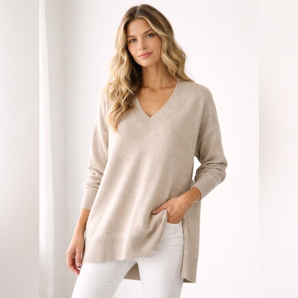 Lou & Grey Sweaters - Lou & Grey V-Neck Tunic Sweater L Oatmeal Beige Oversized 100% Cotton EUC